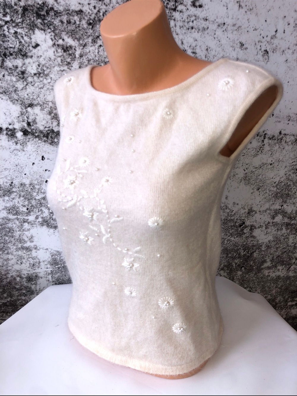 Escada Cream Embroidered Sleeveless Knit sweater